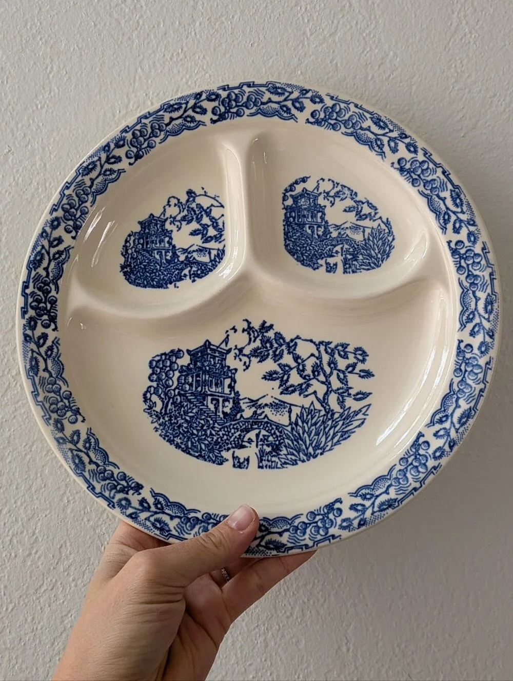 Vintage Blue & White Empress Ivory Universal Cambridge Divided Dinner Plate
